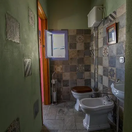 Sweetparos Bed & Breakfast *