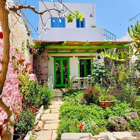 Sweetparos Bed & Breakfast