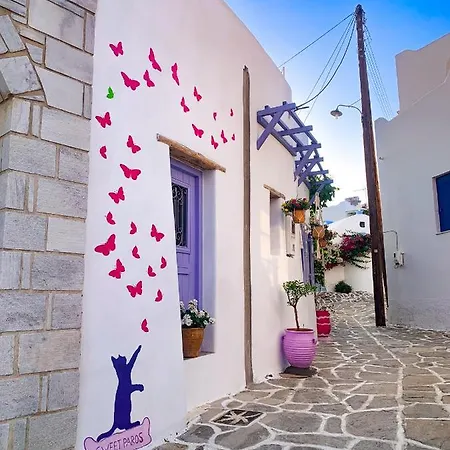 Sweetparos Bed & Breakfast